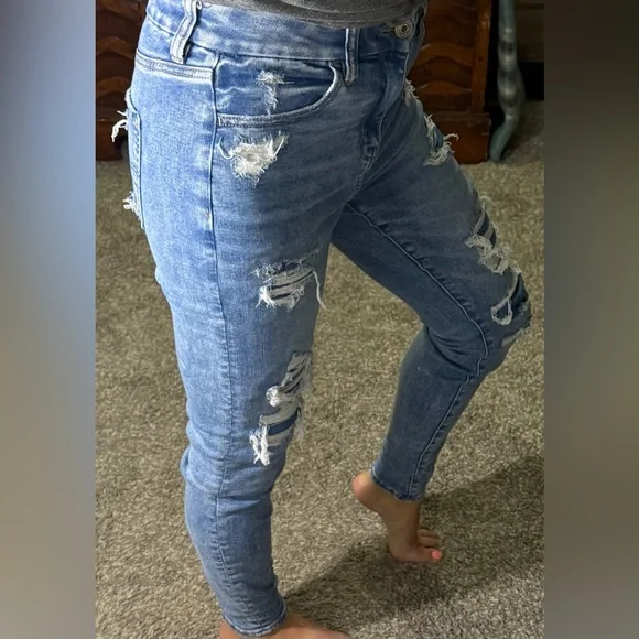 American Eagle Outfitters Ripped Light Blue Skinny Jeans - Picture 1 of 8